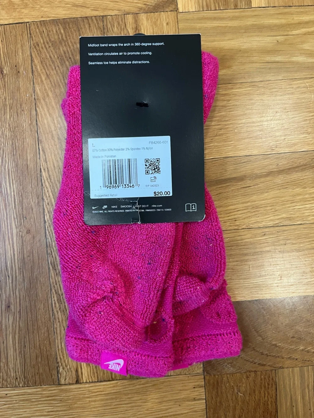 Nike Crew Socks in Hot Pink